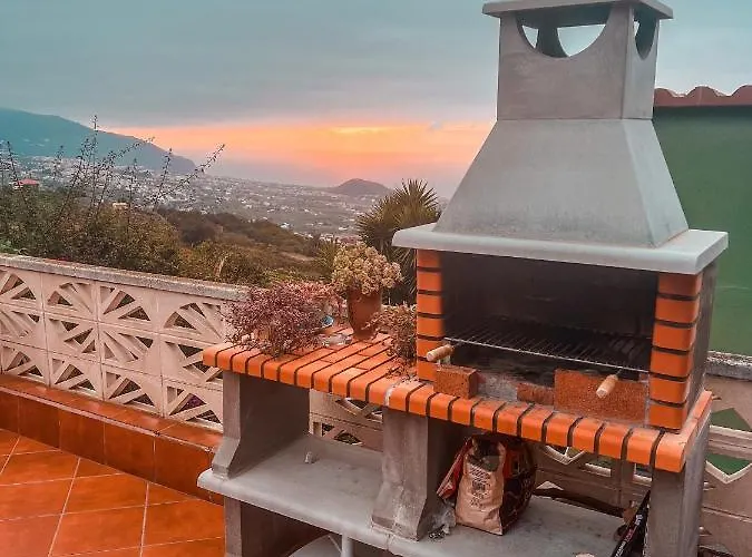 Sun-Soaked Apt W Patio, Balcony & Garden - Aguilas