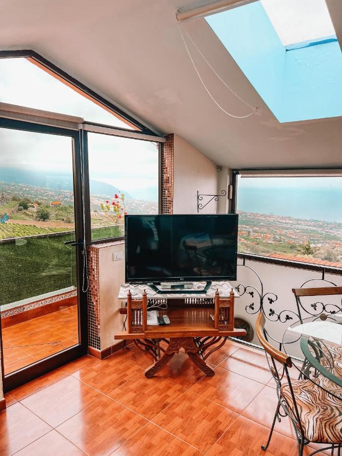 Vakantiehuis Sun-soaked W Patio, Balcony & Garden - Aguilas